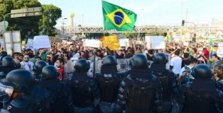 manifestaciones-en-las-cercanias-del-estadio-maracana_595_397_184576